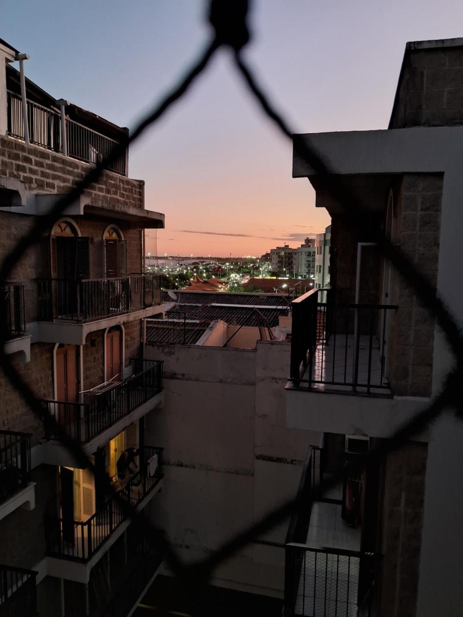 A 50M Da Praia Do Forte Em Cabo Frio Bagian luar foto