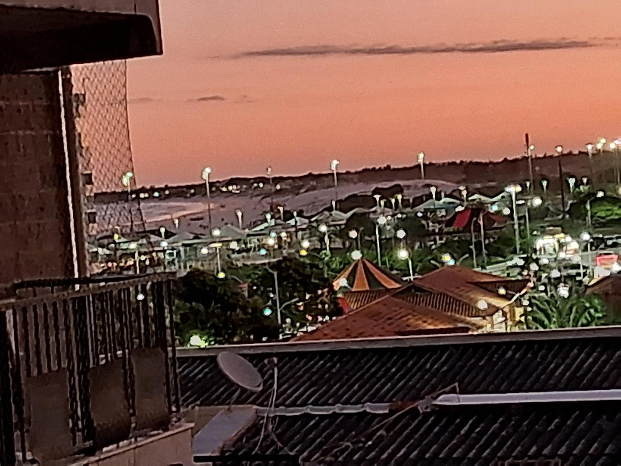 A 50M Da Praia Do Forte Em Cabo Frio Bagian luar foto